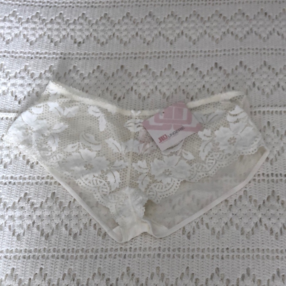 JLopez undies Brand NEW